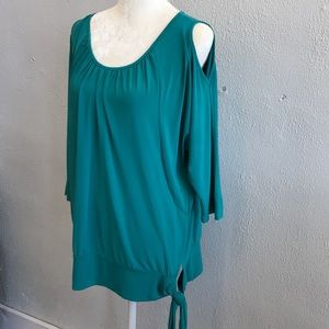 Cold shoulder drop waist top